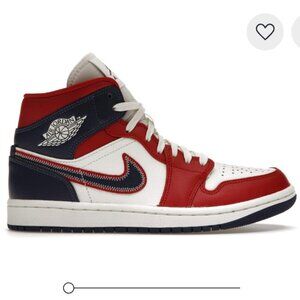 Nike Air Jordan 1 Mid 2022 - Women US7